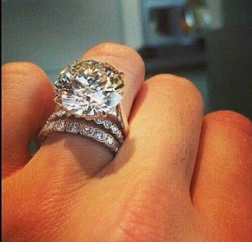 Huge Wedding Ring
 Need this