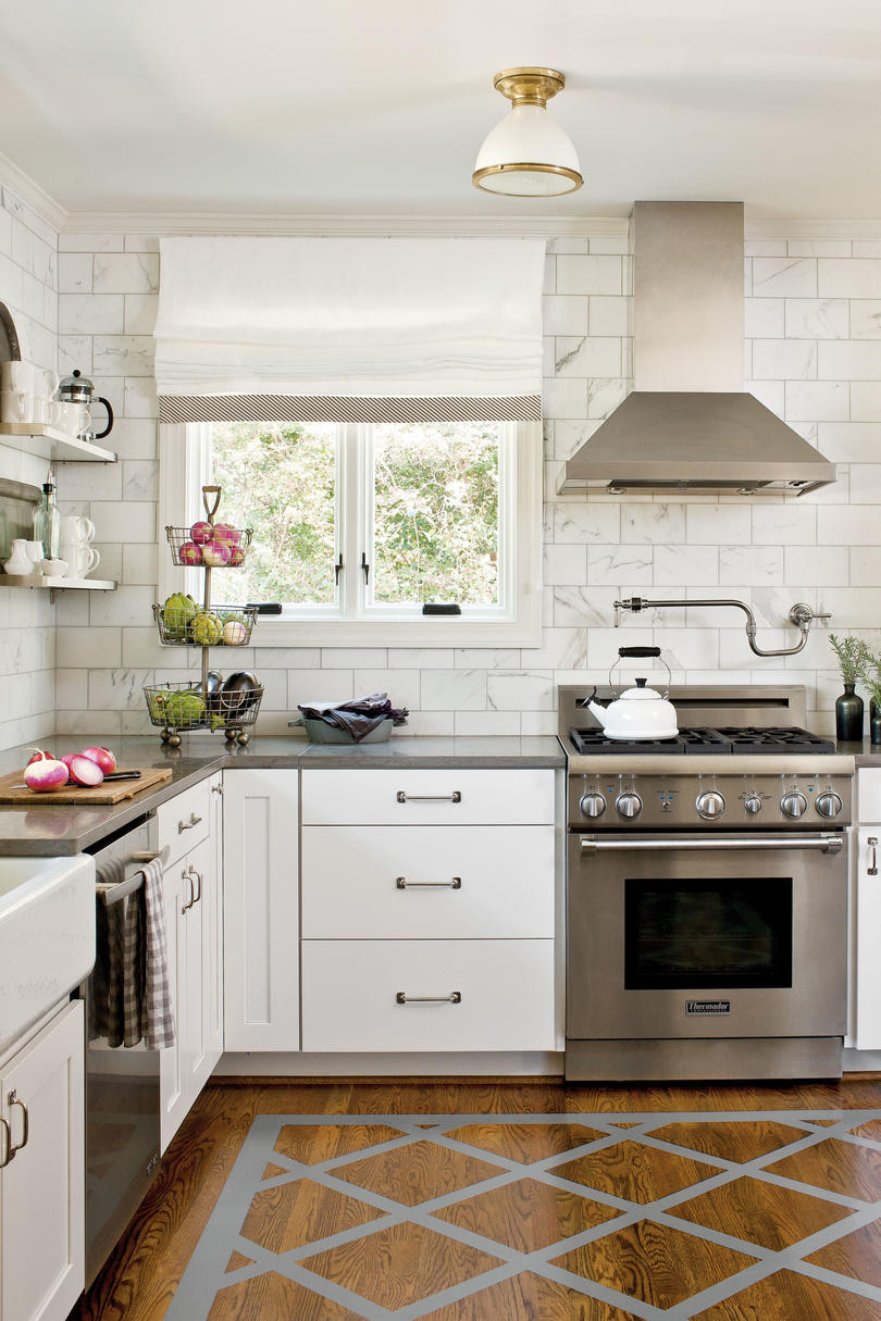 Images Of White Kitchen Cabinets
 Crisp & Classic White Kitchen Cabinets Southern Living