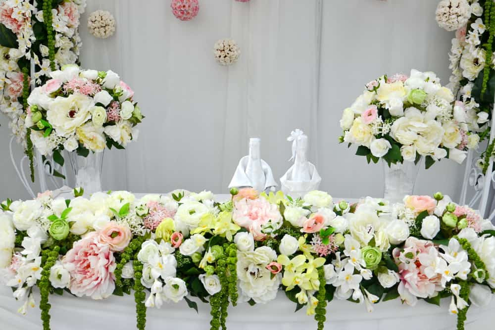 Inexpensive Flowers For Wedding
 Don t let flower costs wilt your wedding bud Living
