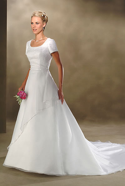 Inexpensive Wedding Gowns
 Halter Deep V neck Informal Wedding Dresses KI0040