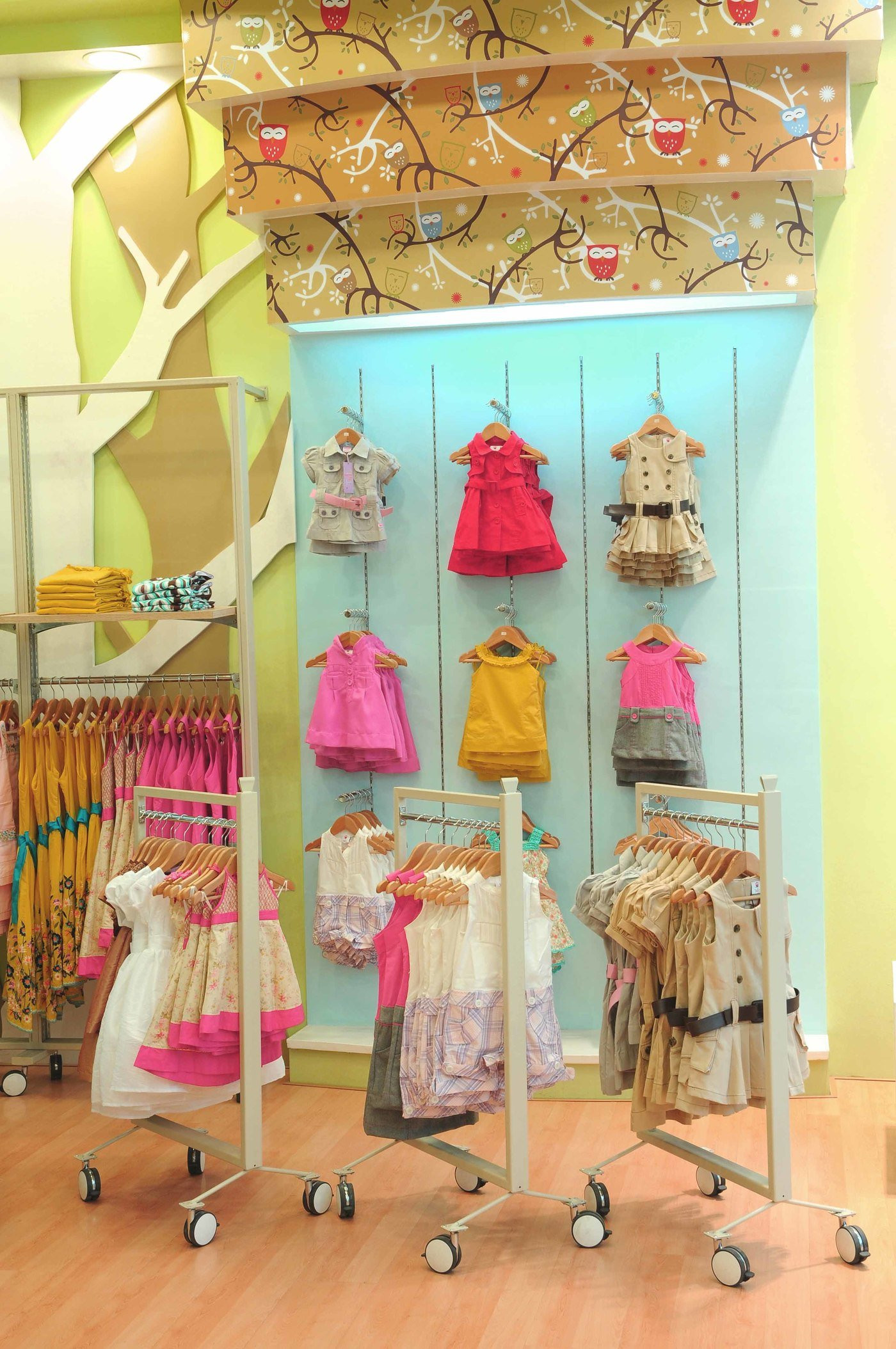 Kids Fashion Boutique
 Twilo Childrens Boutique by Frenjick Quesada Design