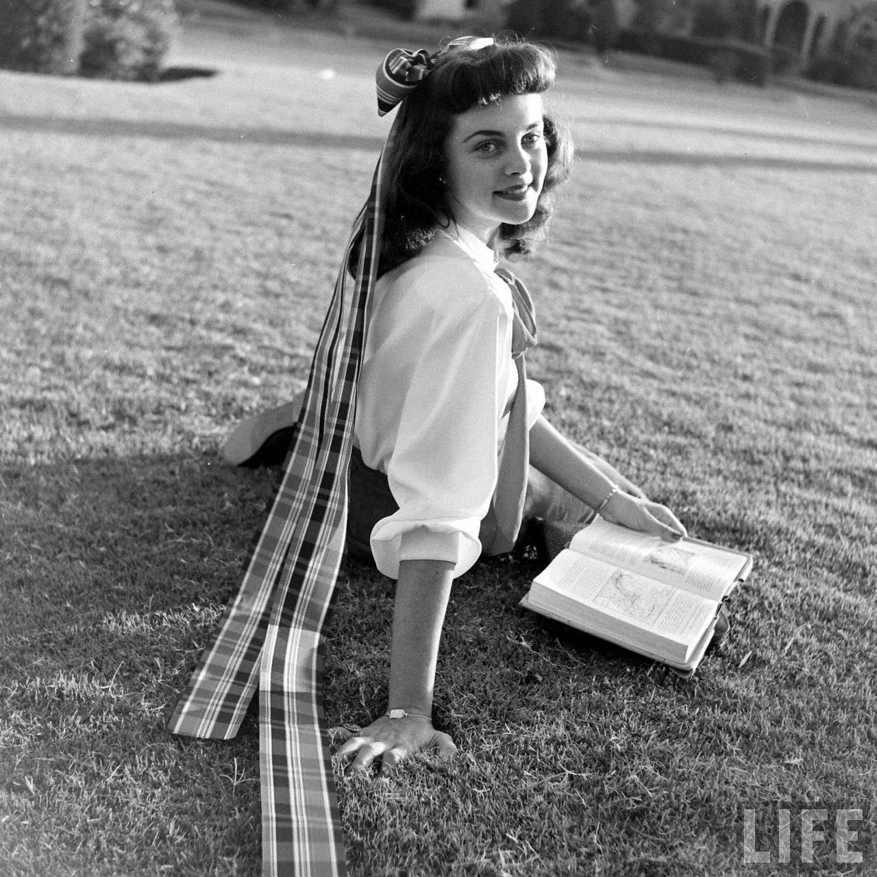 Kids Hair Highland Park
 Teenager reading at Highland Park High School 1947 love