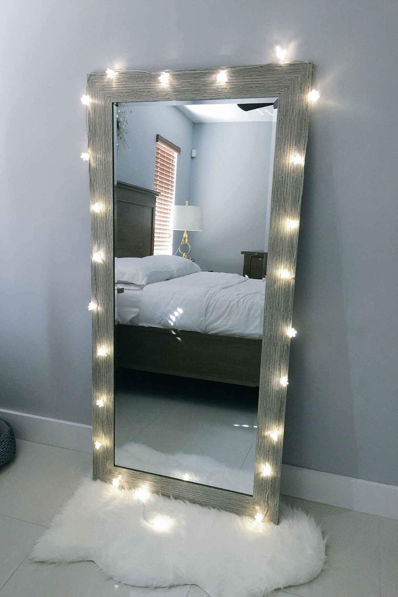 Kids Room Mirror
 Create a luxurious and unique decoration for the kids