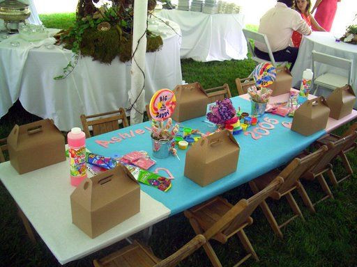 Kids Table At Wedding
 Kids’ Table Ideas for Entertaining Children at Your