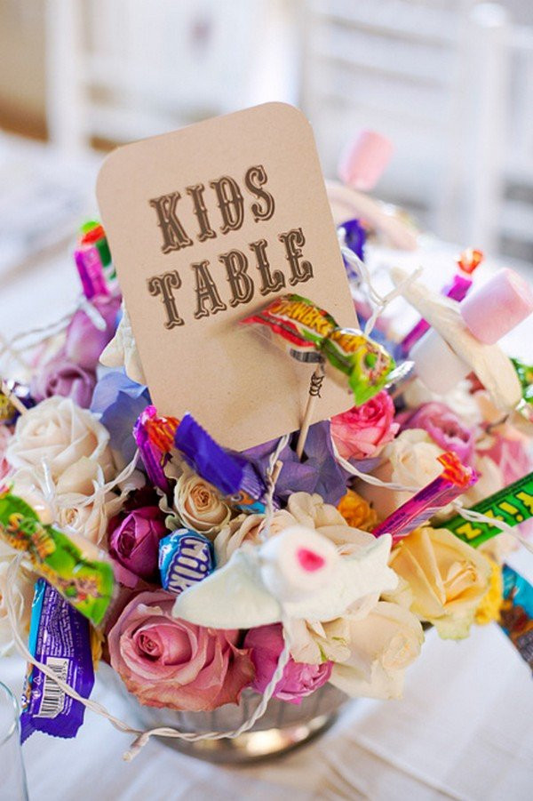 Kids Table At Wedding
 12 Great Ways to Entertain the Little es at Your Wedding