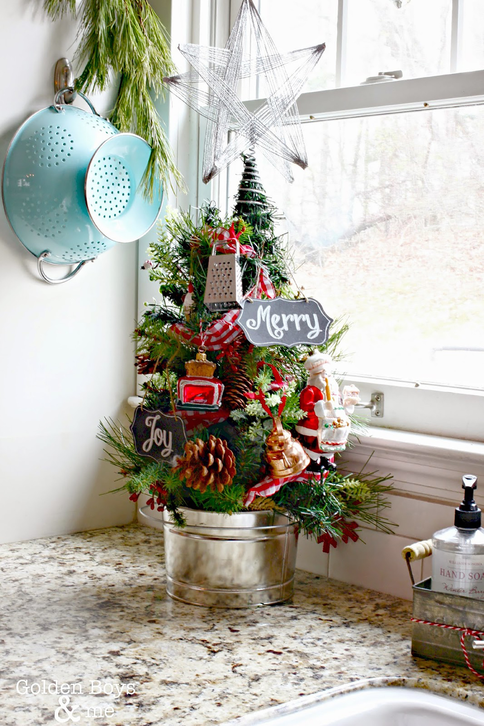 Kitchen Christmas Tree
 15 Best Small Christmas Trees Ideas for Decorating Mini