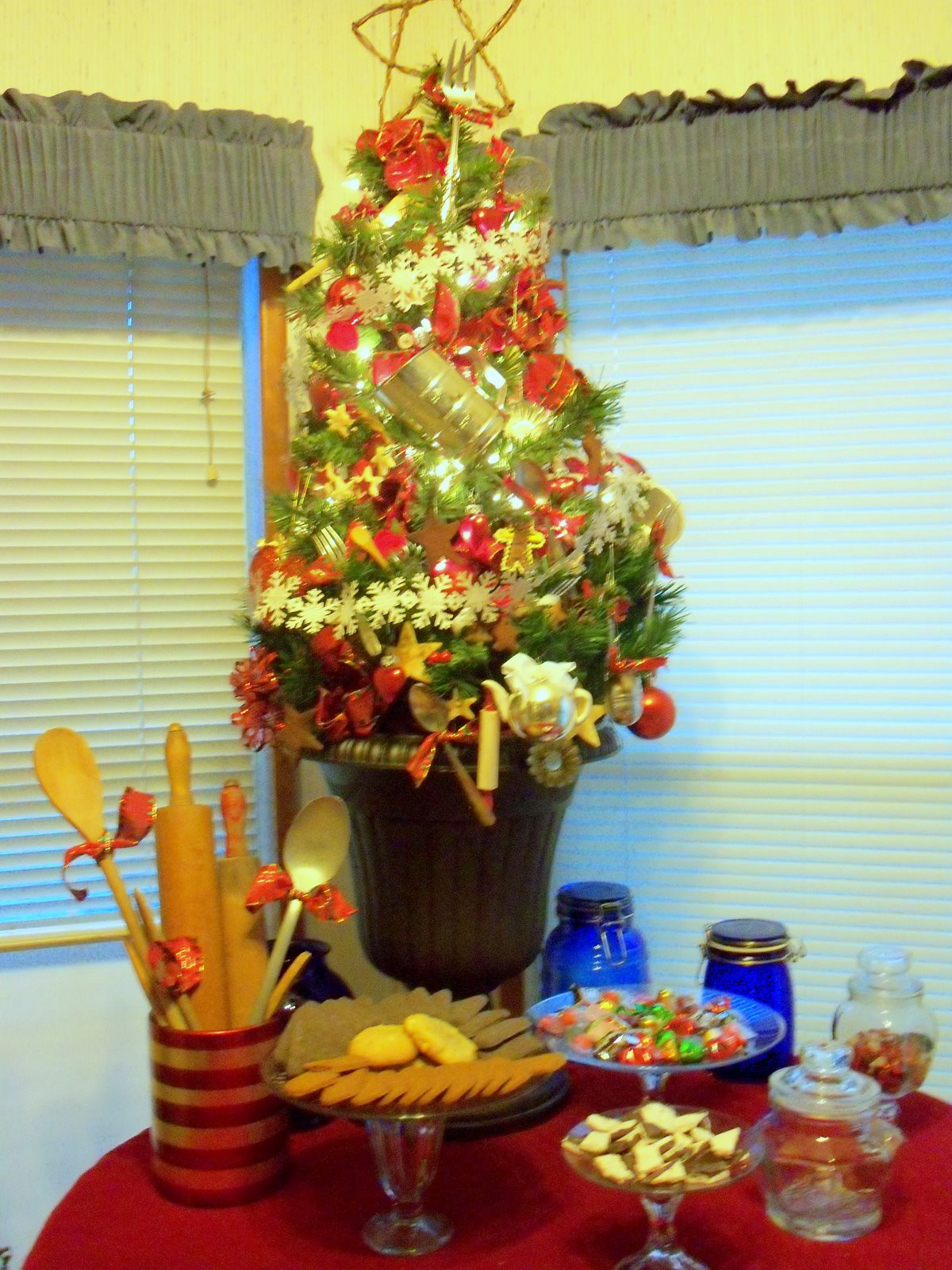 Kitchen Christmas Tree
 Make The Best of Things Kitchen Christmas Tree