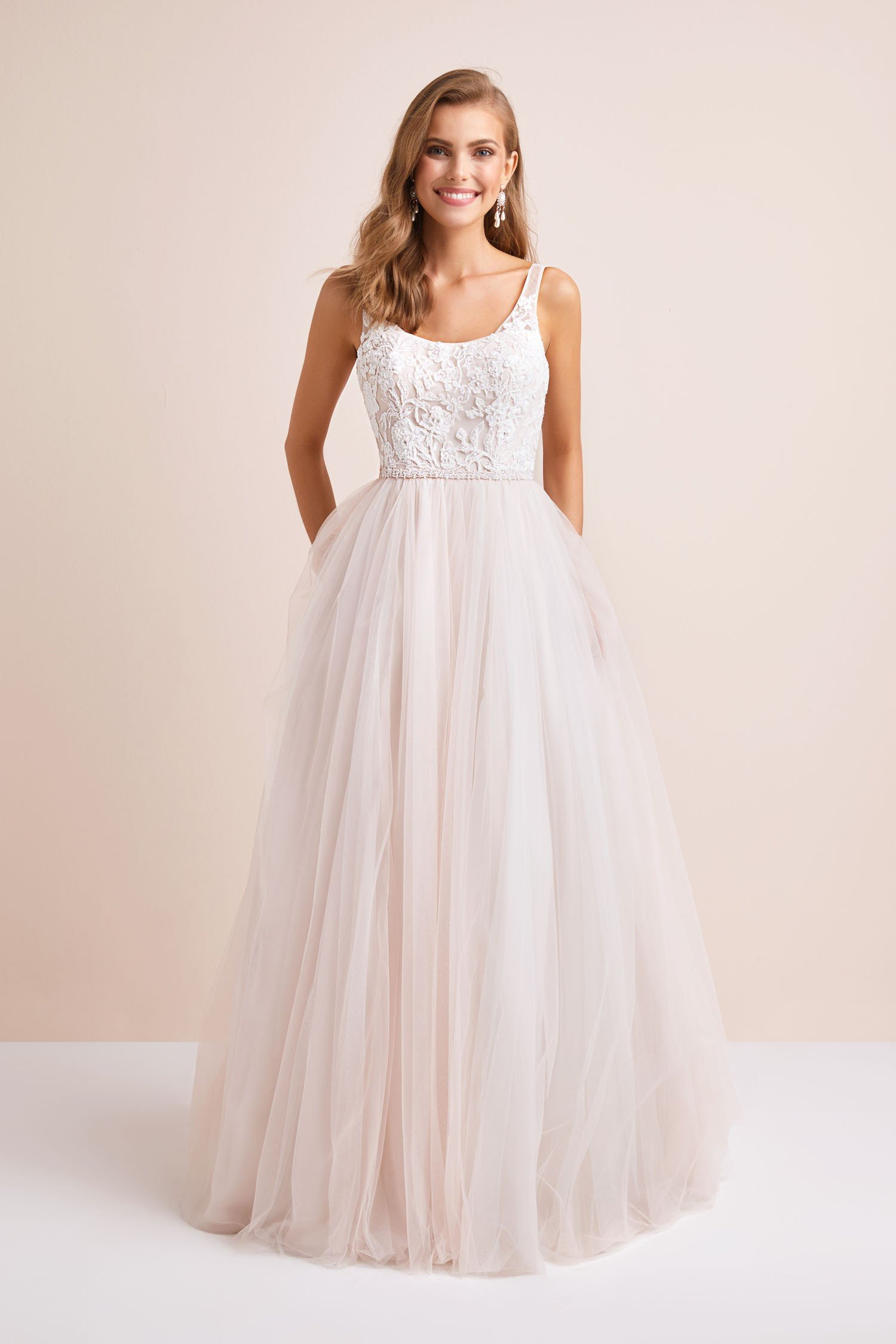 Lace And Tulle Wedding Dress
 Lace and Tulle Ball Gown Wedding Dress with Ribbon ntwg3905