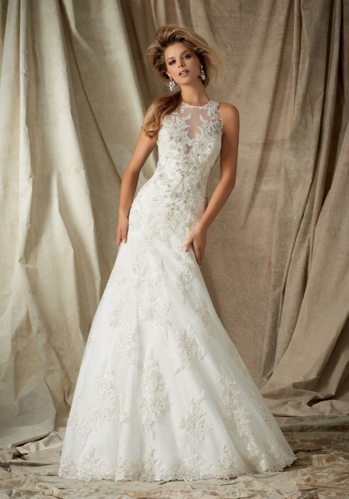 Lace And Tulle Wedding Dress
 Lace Appliques on Tulle Wedding Dress Style 1323