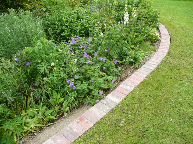 Landscape Edging Pavers
 Edging Gardens Archives Managing Home Maintenance Costs