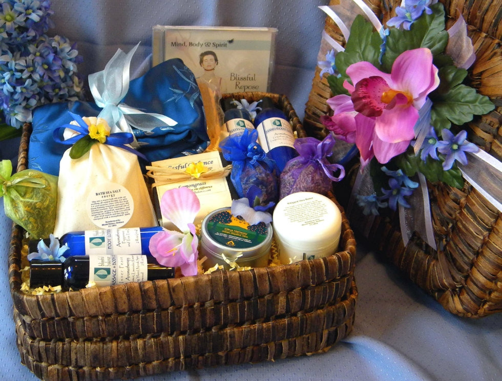 Large Gift Basket Ideas
 Top 10 Mother s Day Gift Basket ideas for healthy moms