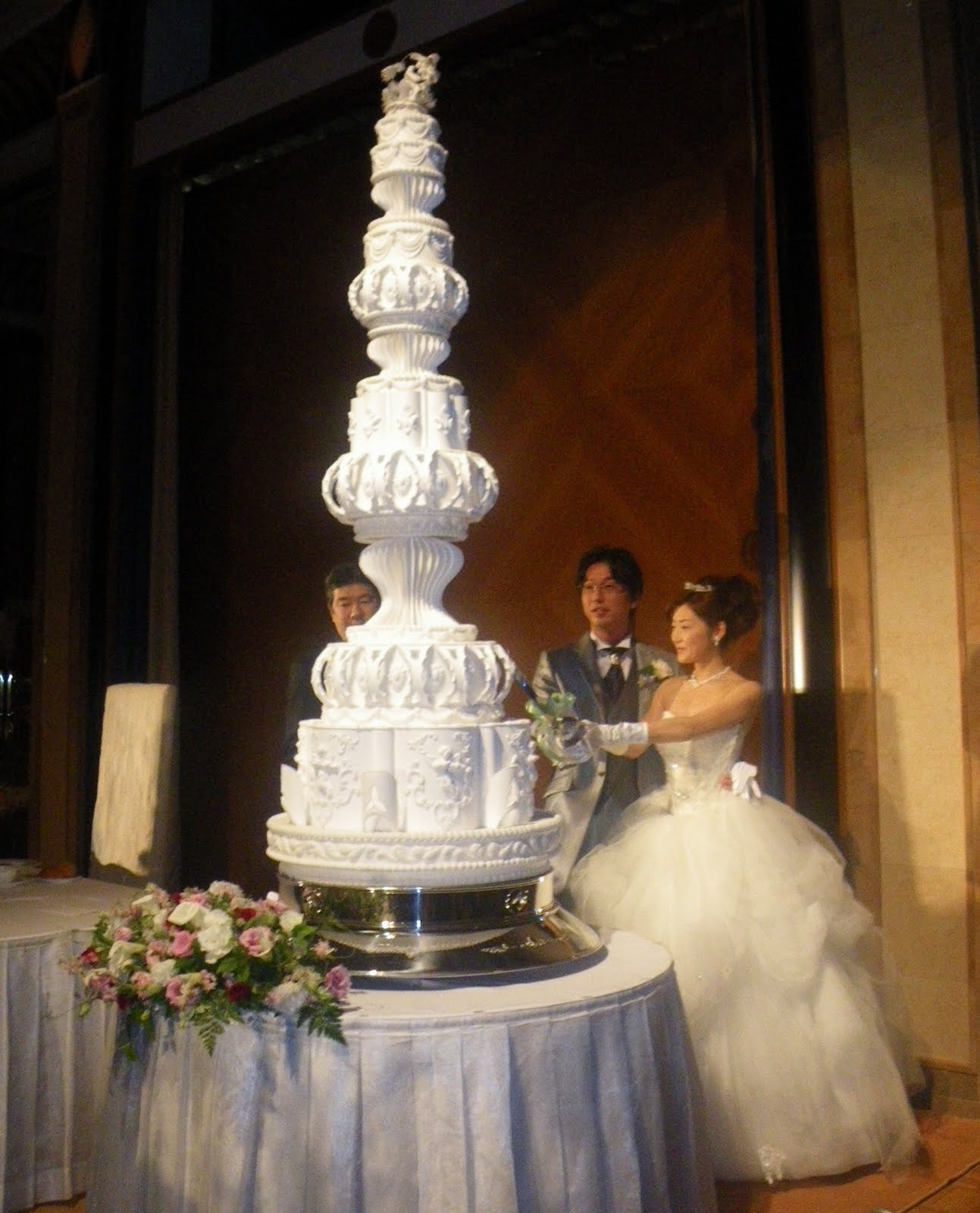 Large Wedding Cakes
 Diary Giant Wedding Cake