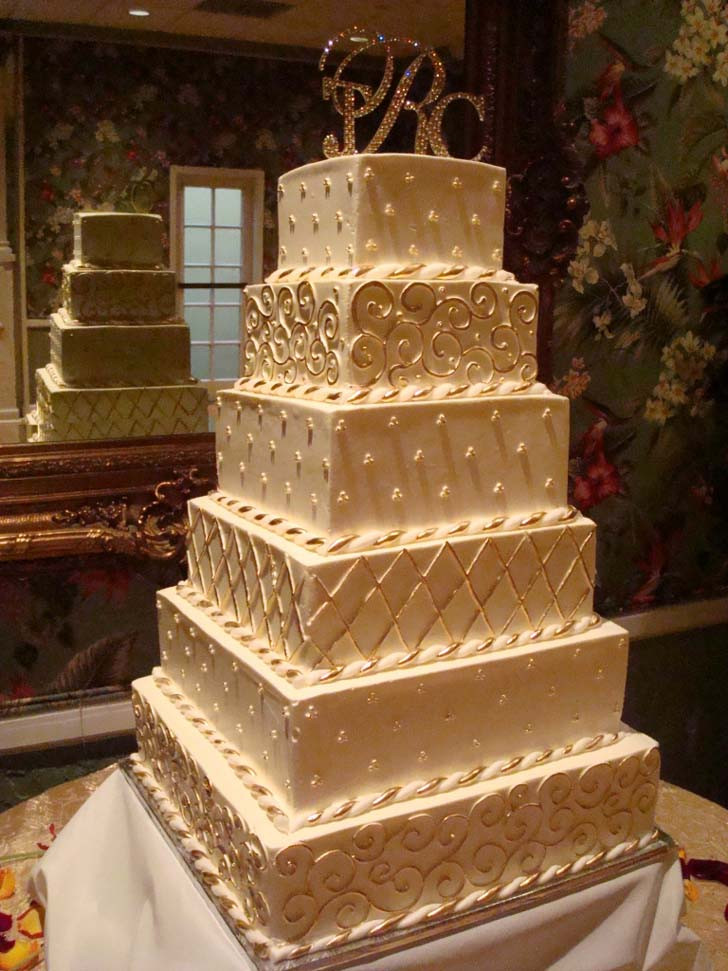 Large Wedding Cakes
 Top of the 5 Big Wedding Cakes
