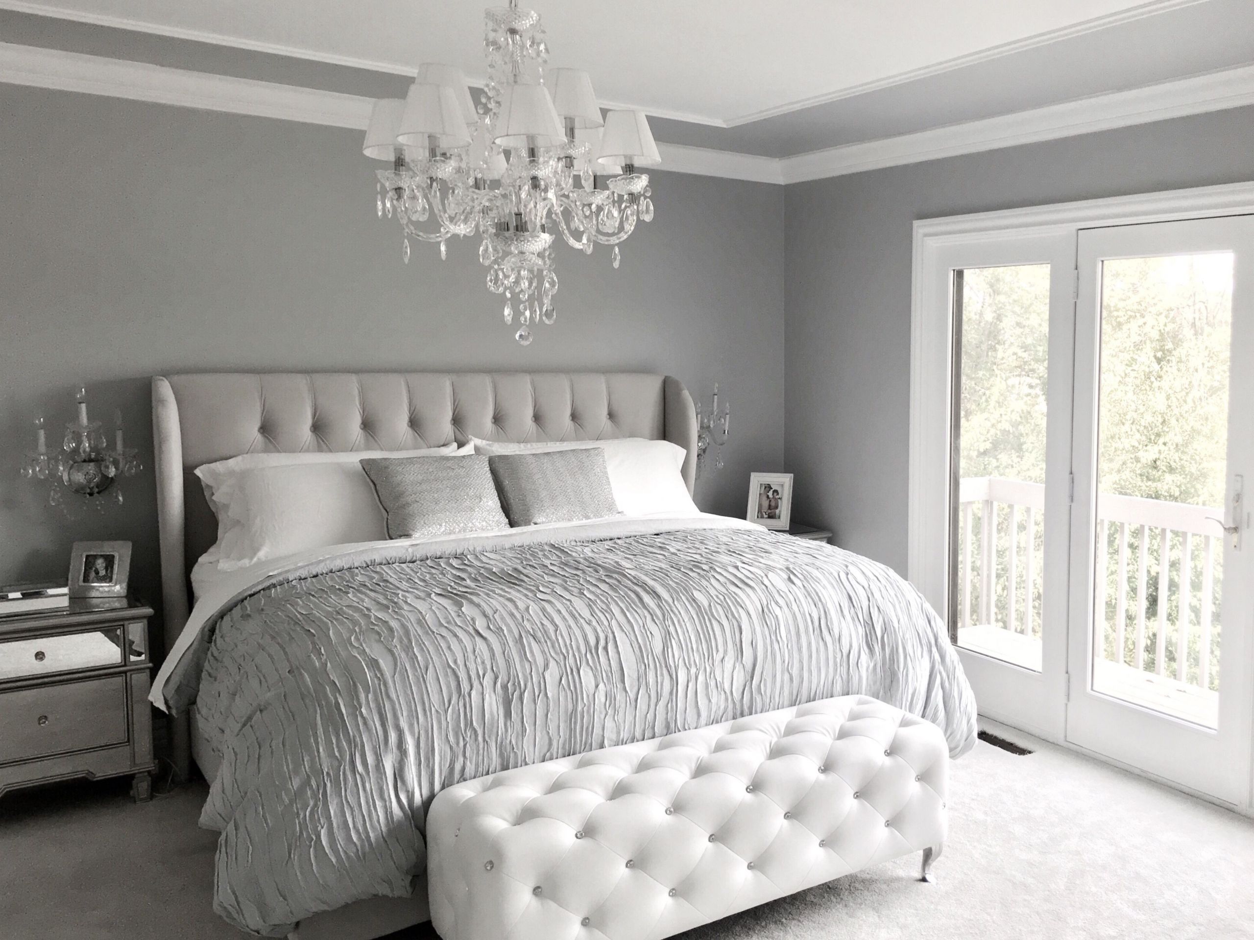 Light Grey Bedroom Ideas
 10 Furniture Pieces That Never Go Out of Style