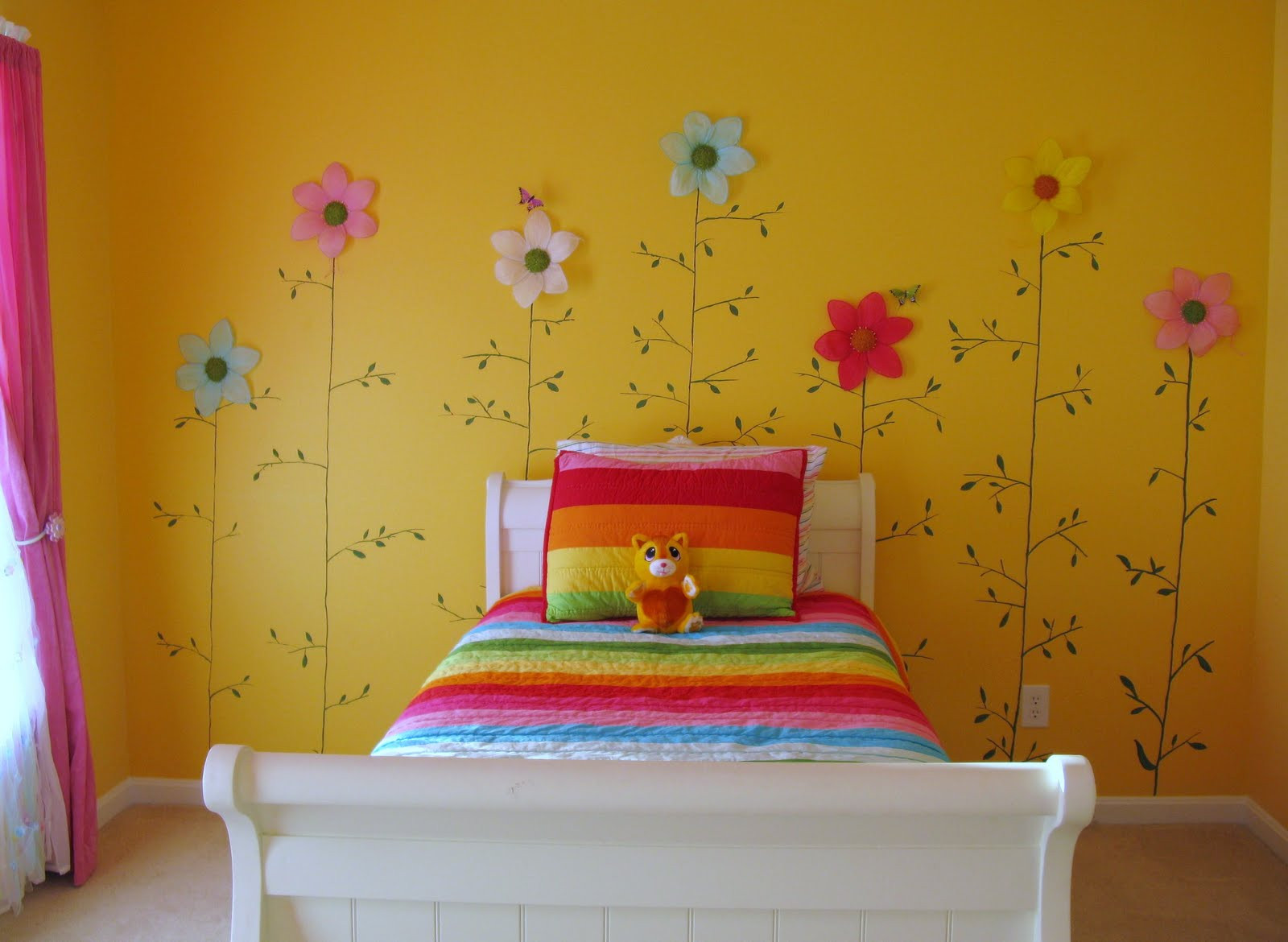 Little Girl Bedroom Paint Ideas
 LoveYourRoom Little Girls Yellow Flower Bedroom