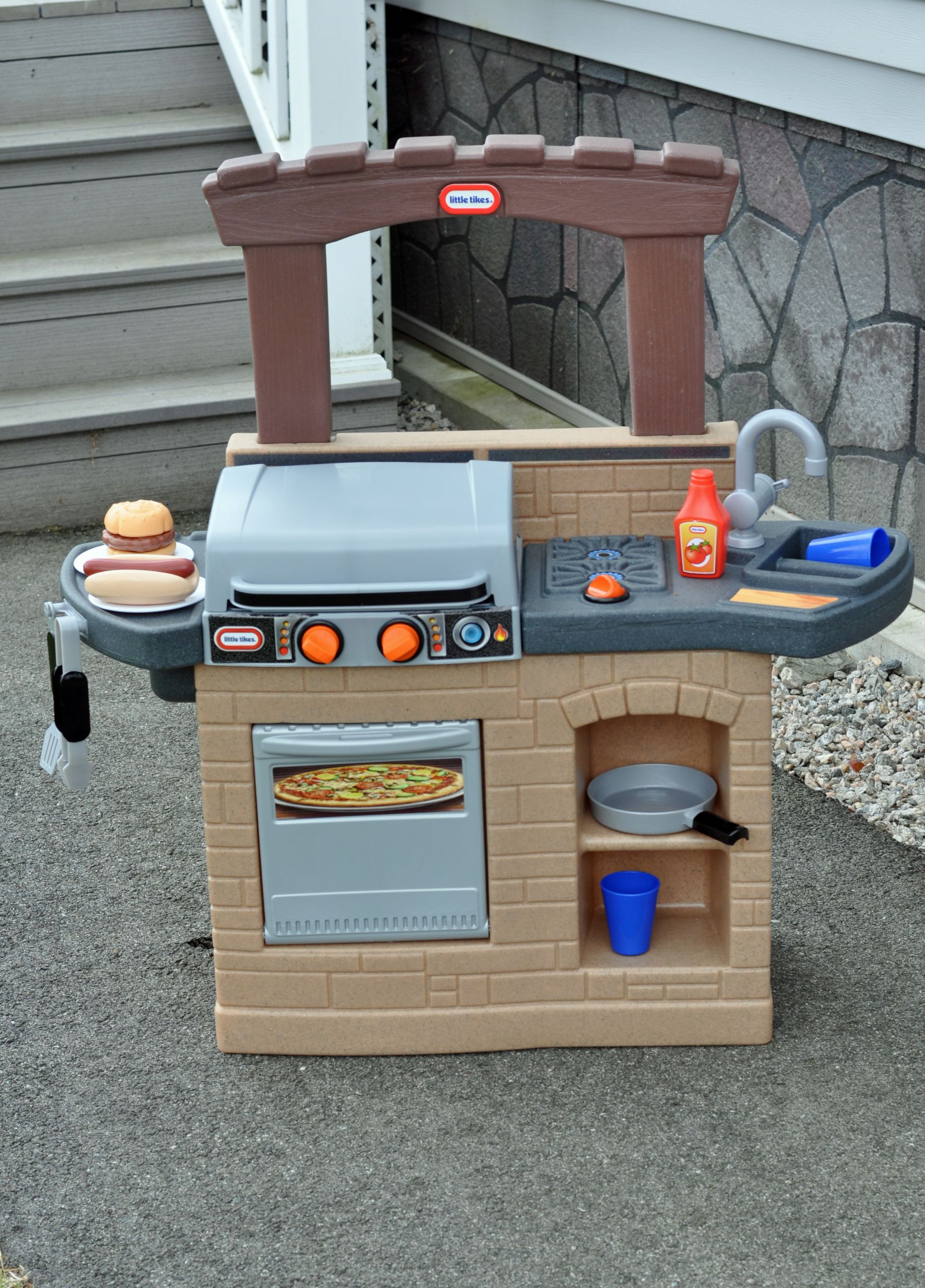 Little Tikes Backyard Barbeque
 Anytime Is Grilling Time With The New Little Tikes Cook n