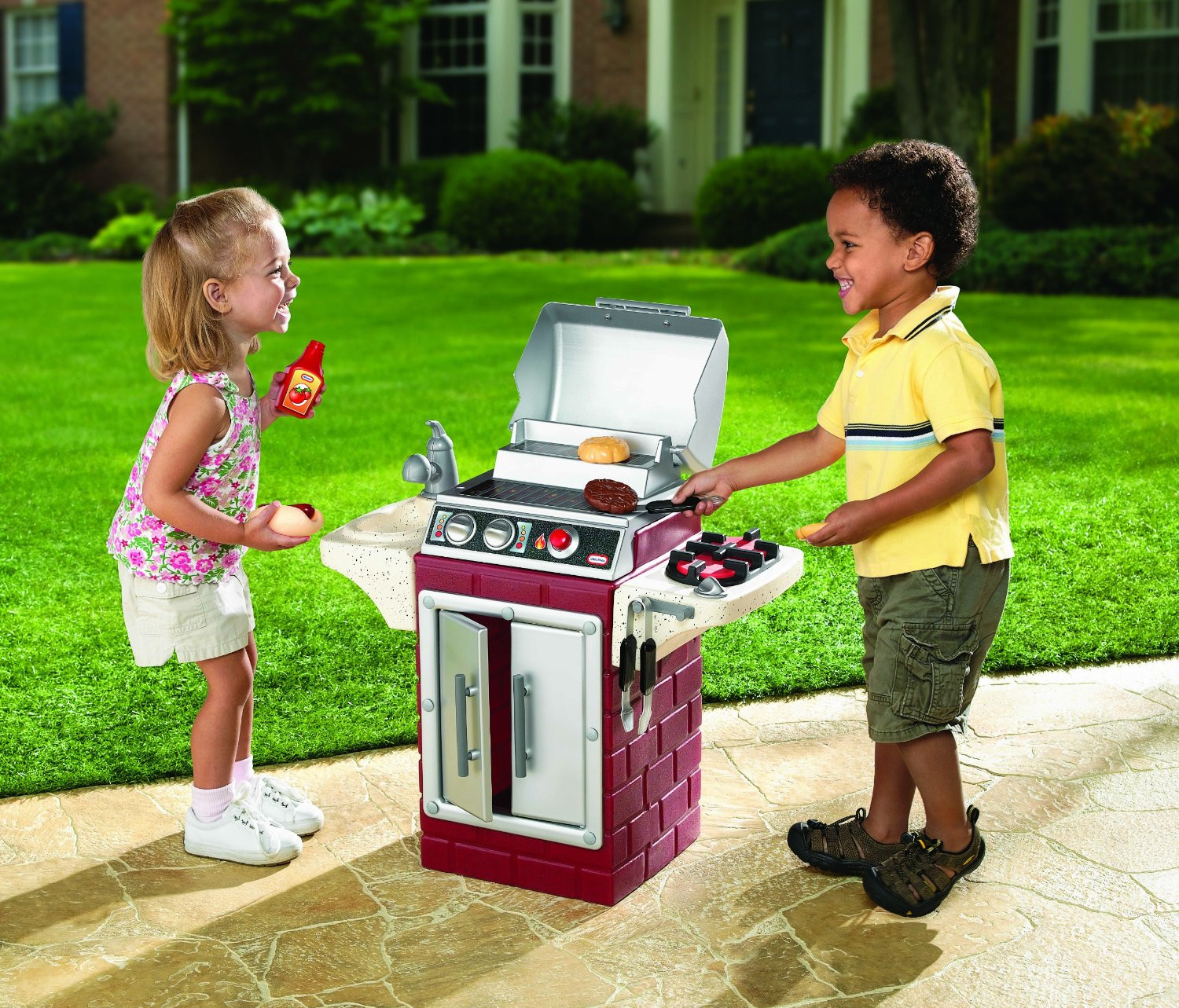 Little Tikes Backyard Barbeque
 Little Tikes Backyard Barbeque Get Out N Grill Just $22