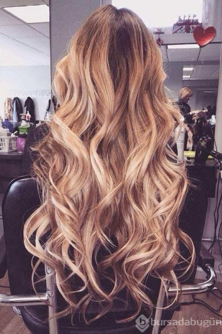 Loose Curl Prom Hairstyles
 gorgeous loose curls prom hair in 2019