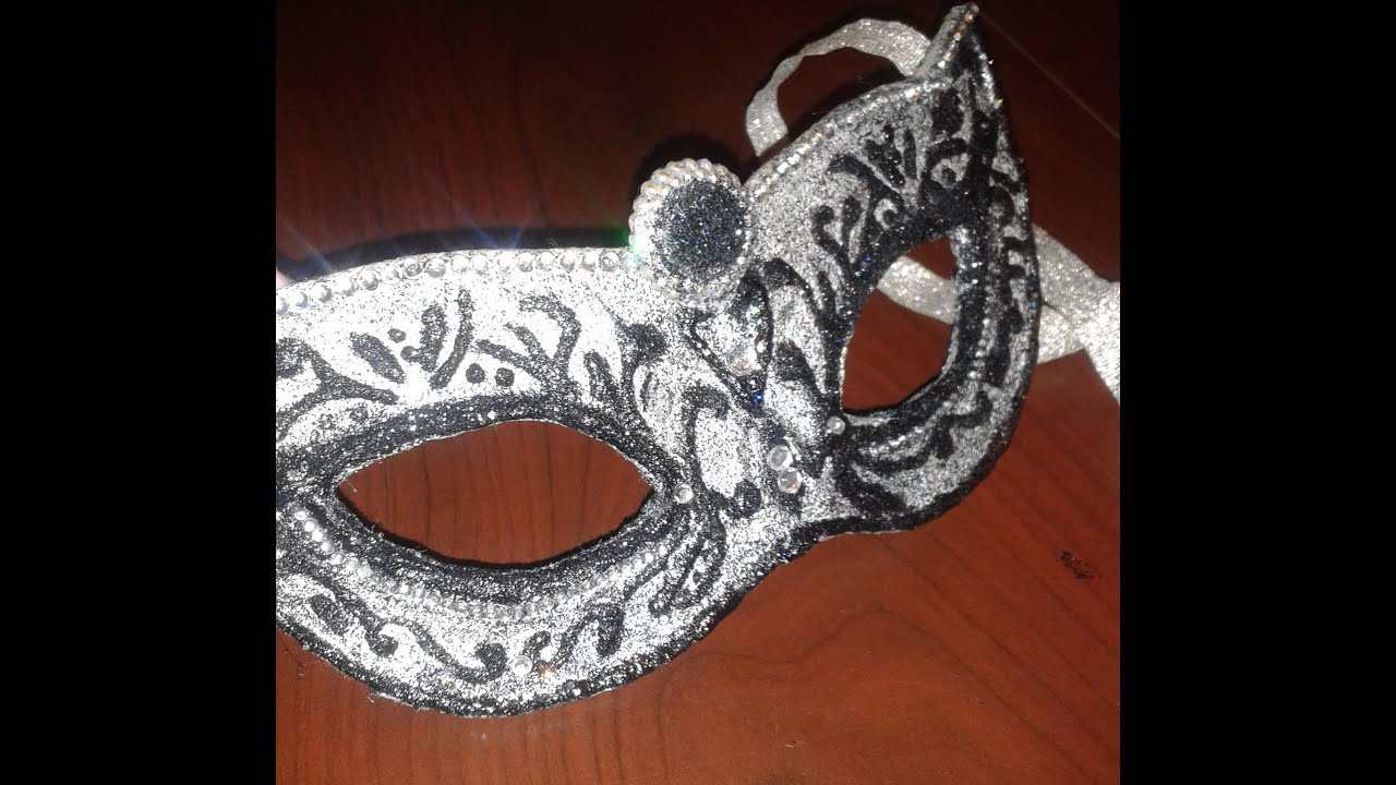 Masquerade Mask DIY
 DIY Venetian mask masquerade