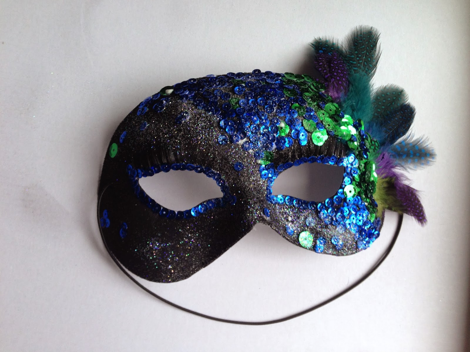 Masquerade Mask DIY
 Super Simple DIY Masquerade Mask