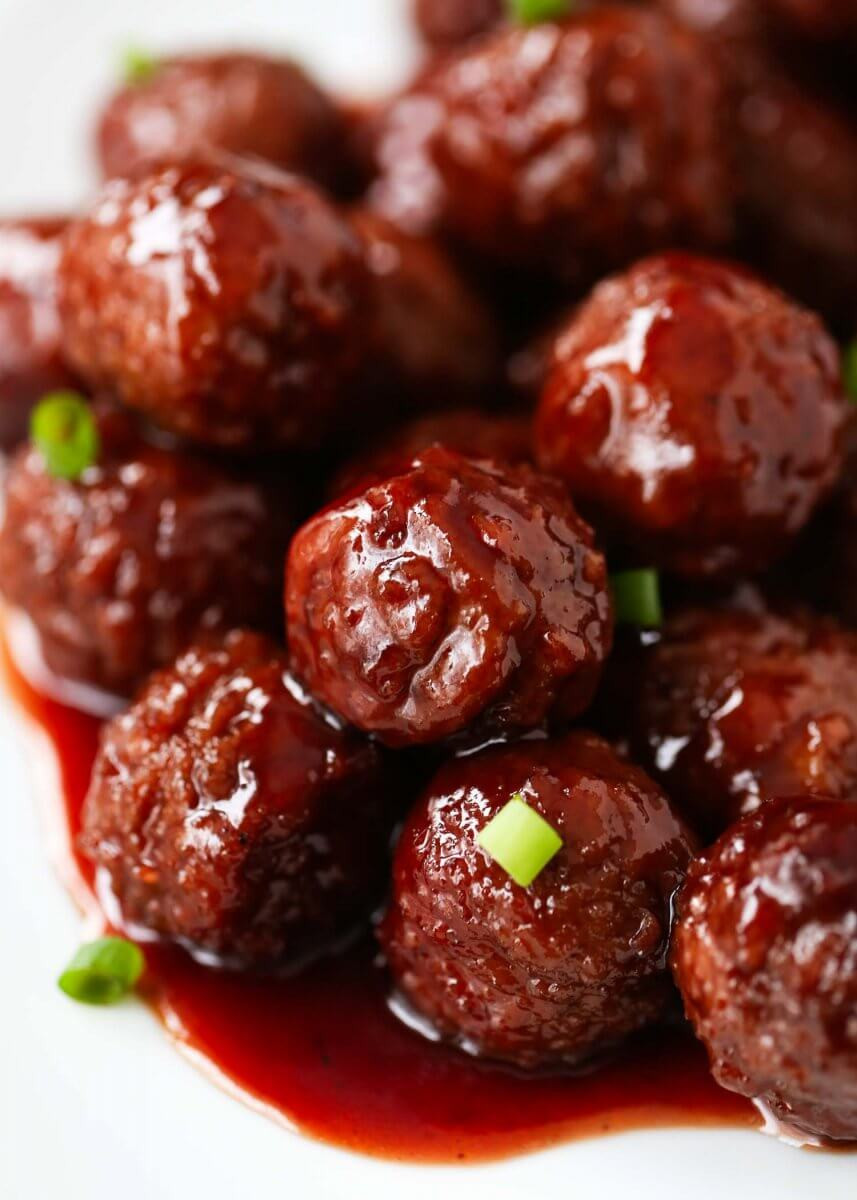 Meatballs With Grape Jelly And Bbq Sauce
 Crockpot grape jelly & BBQ meatballs only 3 ingre nts