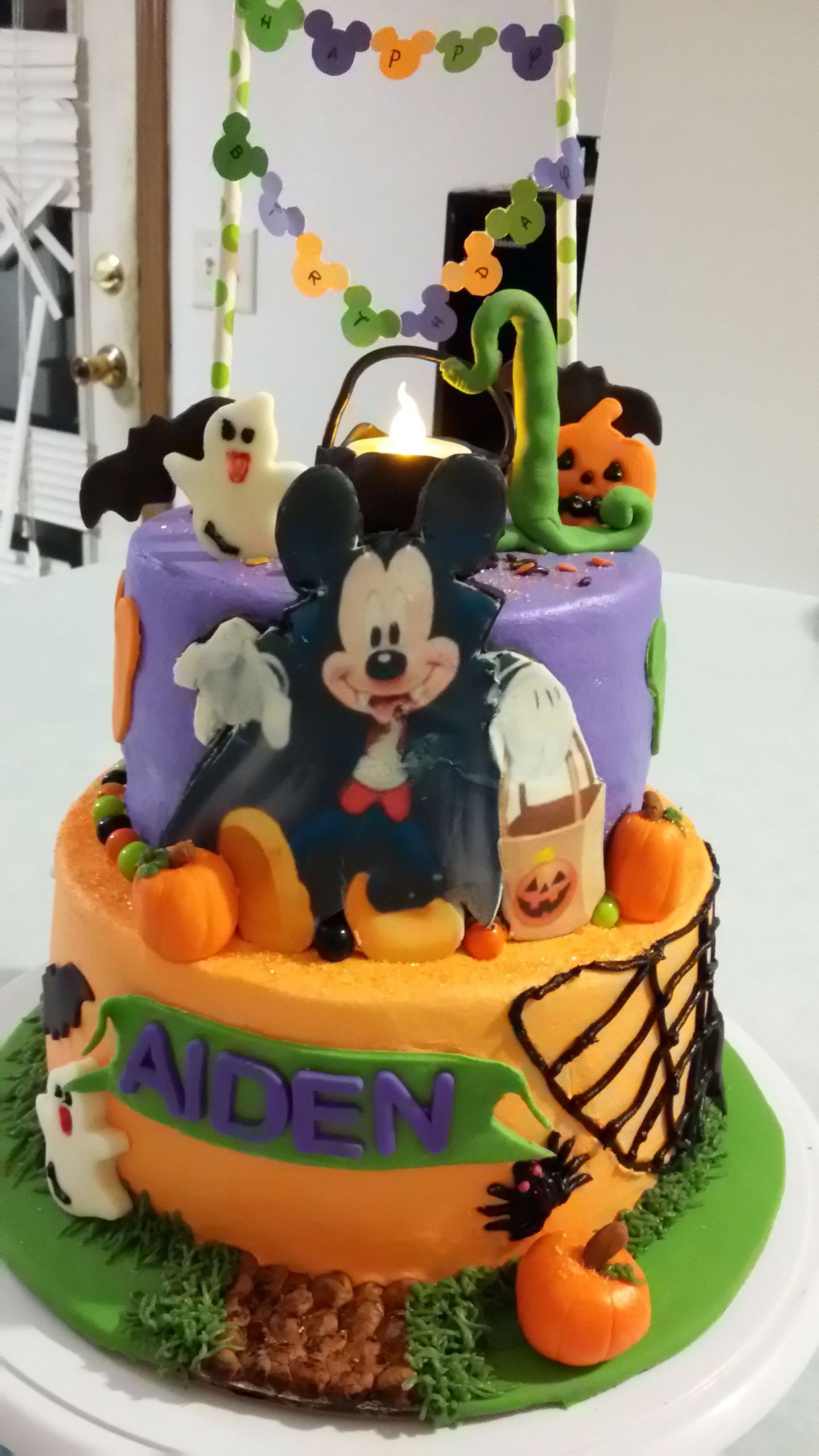 Mickey Mouse Halloween Birthday Party Ideas
 Mickey Mouse Halloween birthday cake