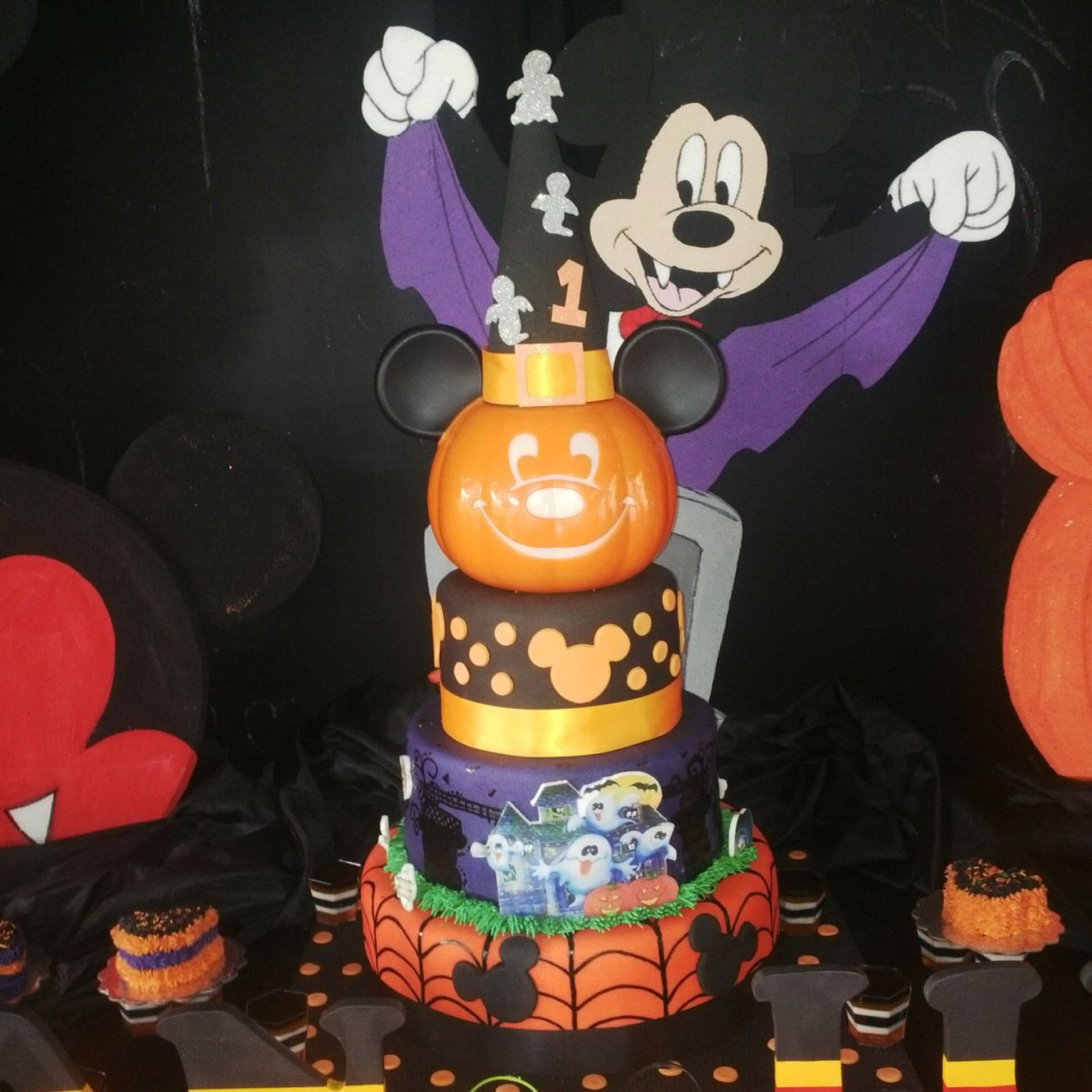 Mickey Mouse Halloween Birthday Party Ideas
 Mickey Mouse Halloween