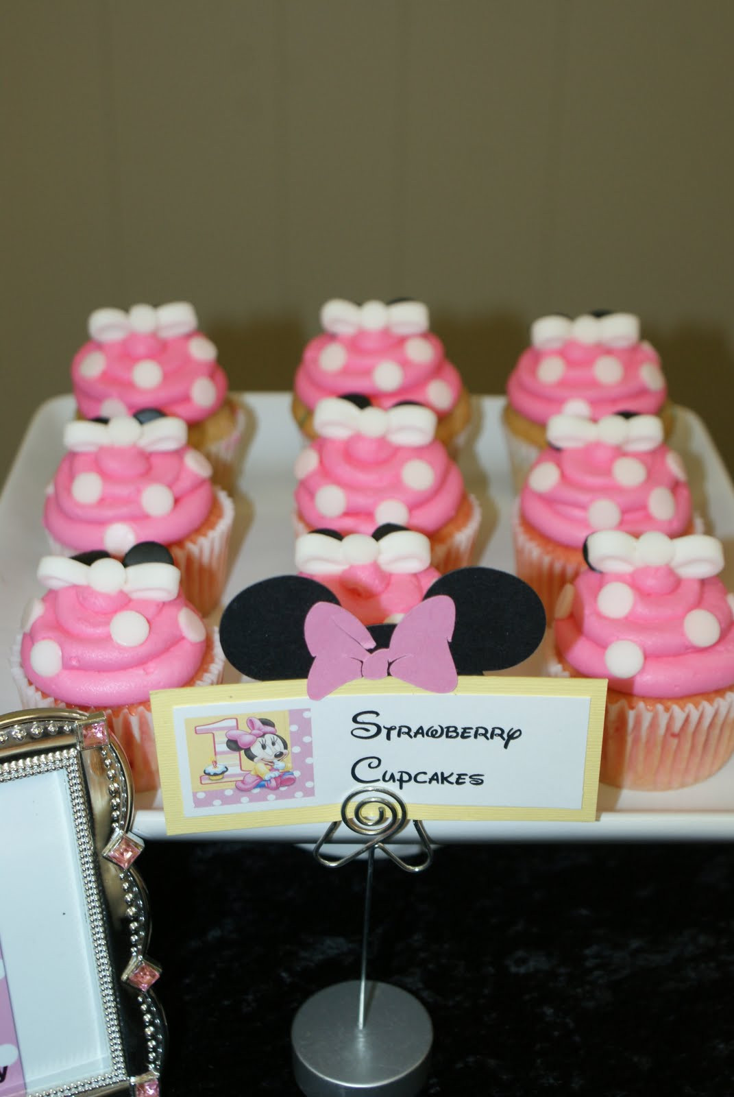 Minnie Birthday Party Ideas
 Attention Cravers Baby s Minnie 1st Birthday Party