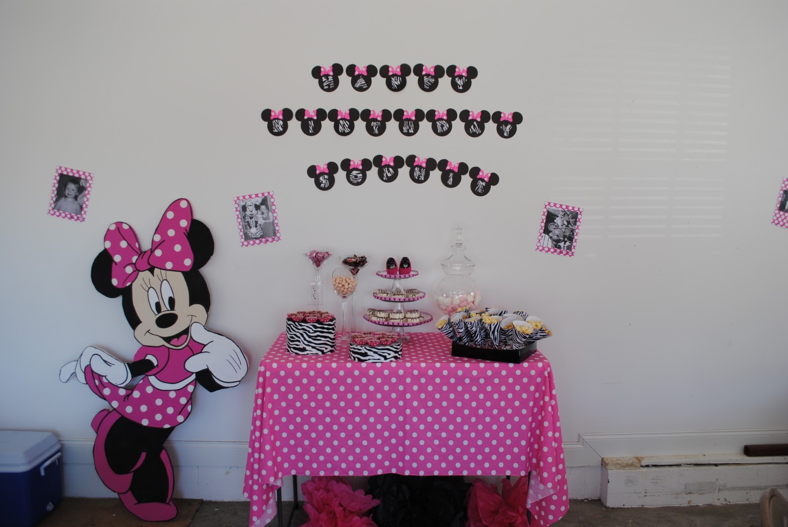 Minnie Birthday Party Ideas
 Two Shakes of a Lamb s Tail Sophie s Minnie Mouse