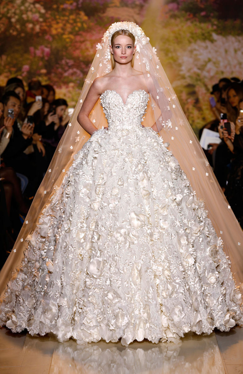Most Expensive Wedding Dresses
 Do You Know That 8 of the World s Most Expensive Wedding