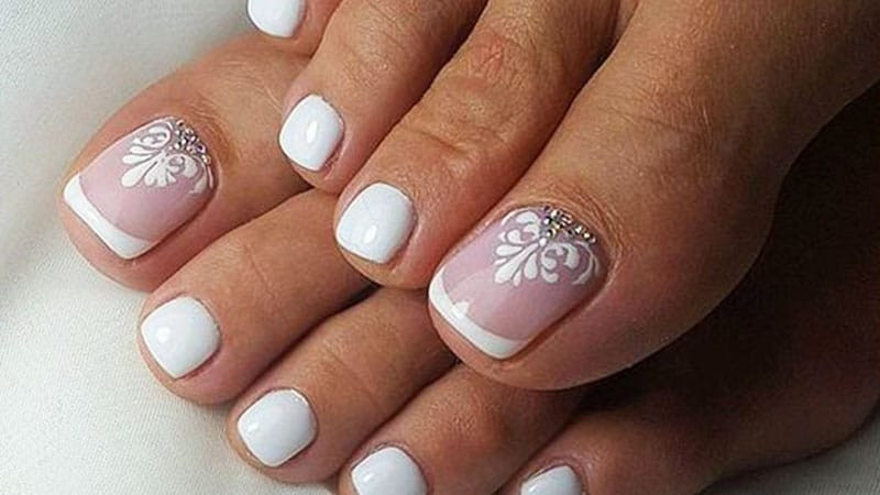 Nail Designs For A Wedding
 20 Gorgeous Wedding Nail Designs for Brides The Trend