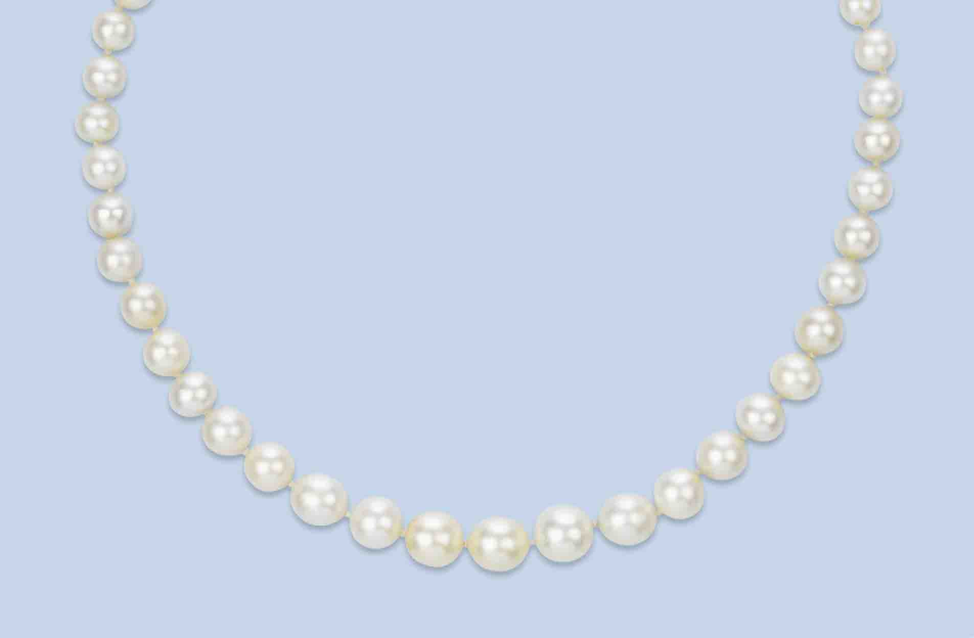 Natural Pearl Necklace
 AN ANTIQUE NATURAL PEARL NECKLACE