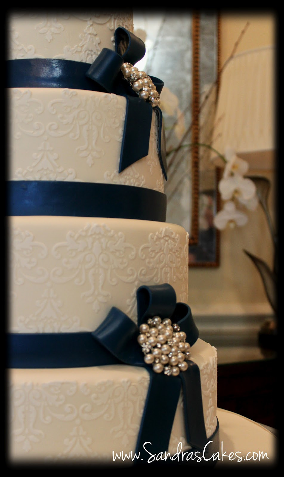 Navy Blue Wedding Cakes
 Elegant and Classy Wedding Cake