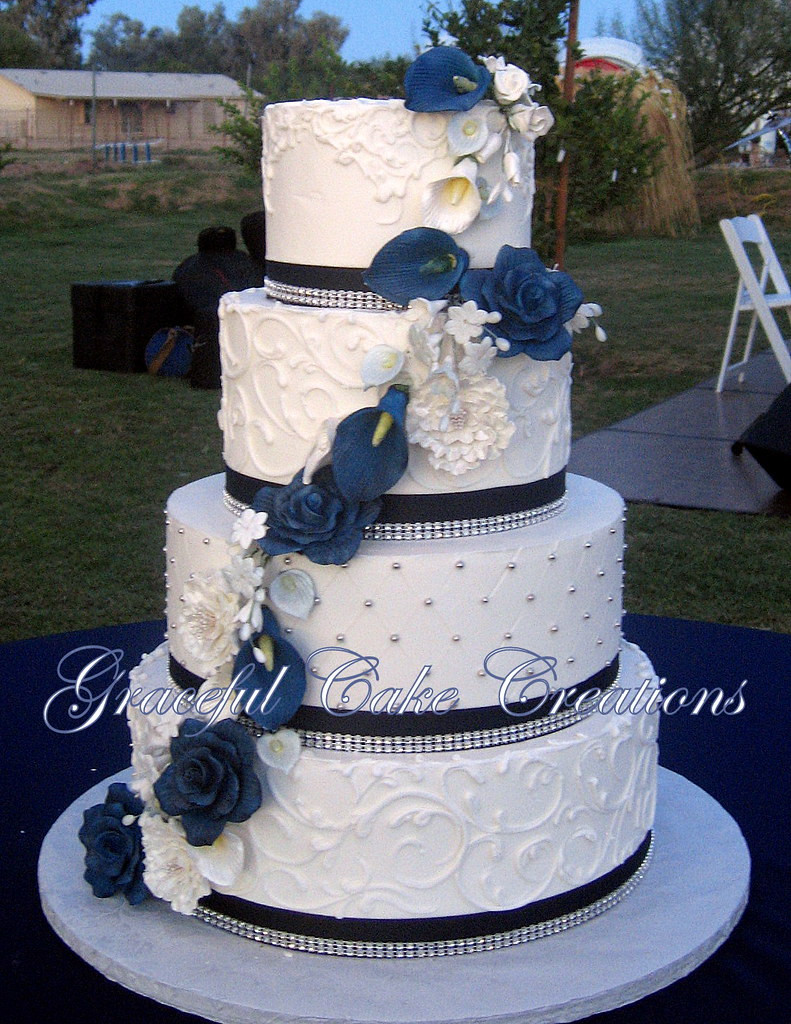 Navy Blue Wedding Cakes
 Elegant White Butter Cream Wedding Cake with Navy Blue Rib