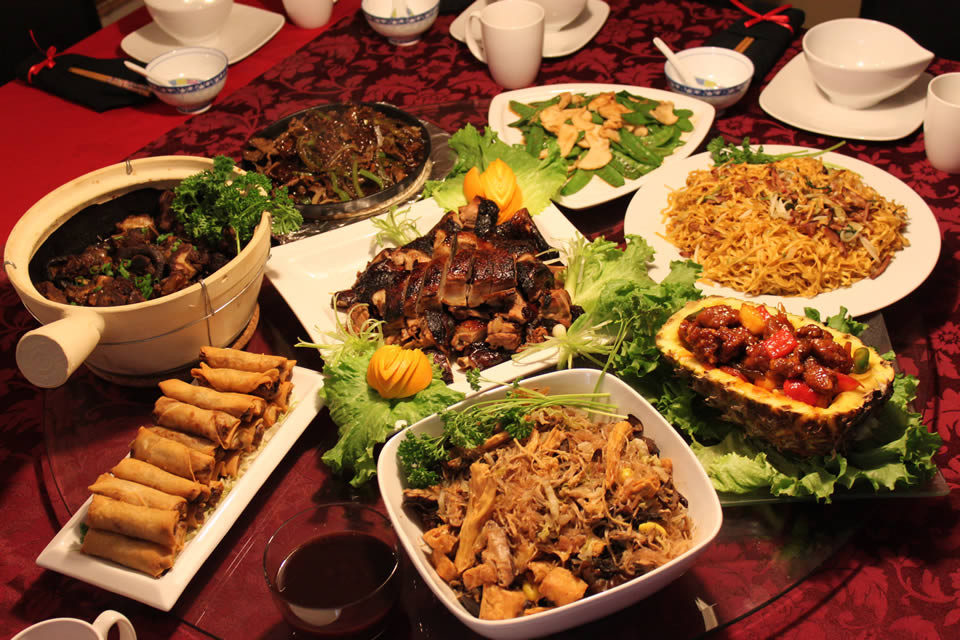 New Year Dinner Traditional
 9 TRADITIONS OF CELEBRATING CHINESE NEW YEAR