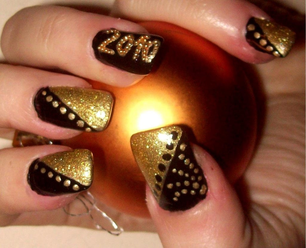 New Years Eve Nail Designs
 8 Nail Art Designs For The Bride 2018