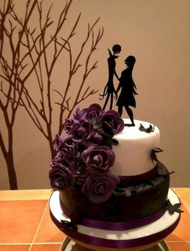 Nightmare Before Christmas Wedding Cake
 36 Awesome Halloween Wedding Cake Ideas 1
