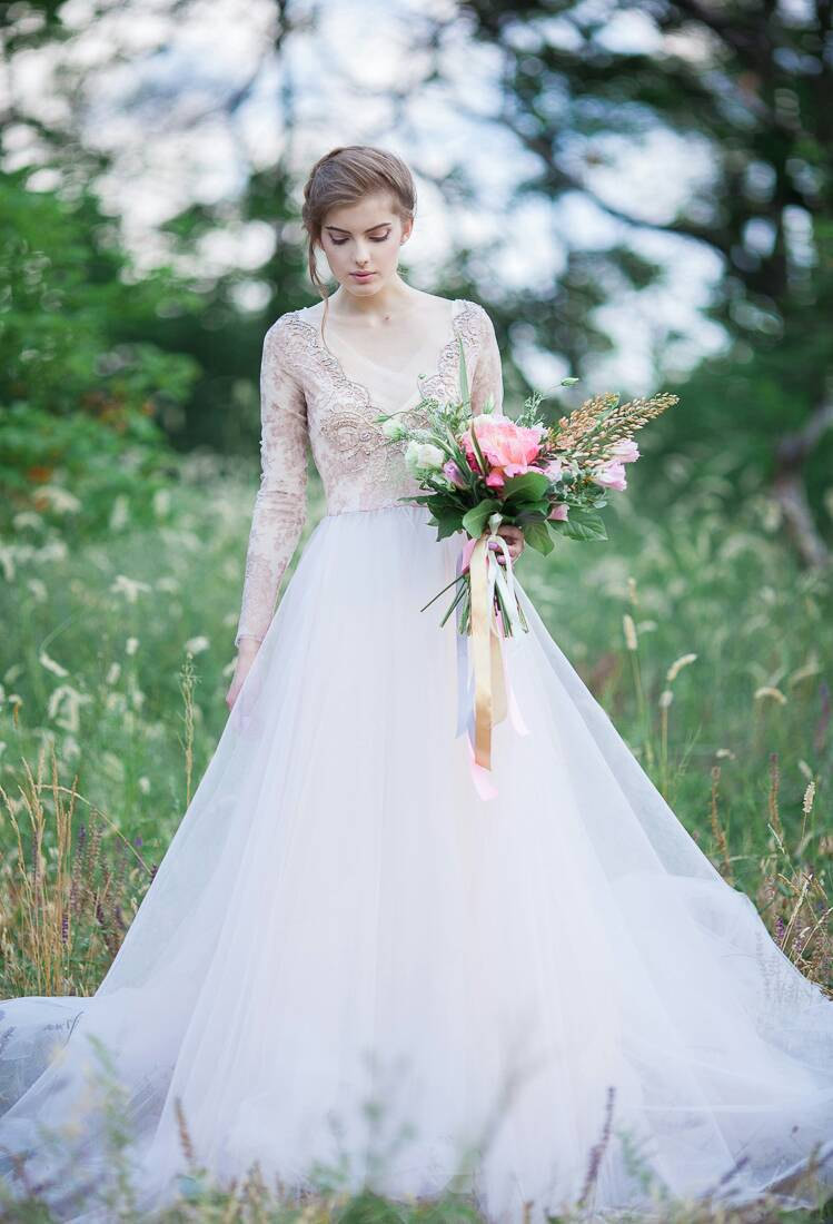 Non White Wedding Dresses
 7 Non White Wedding Dresses That Look Incredibly Gorgeous