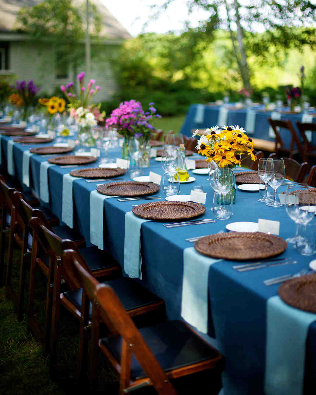 Outdoor Engagement Party Ideas
 How to Throw the Perfect Backyard Engagement Party