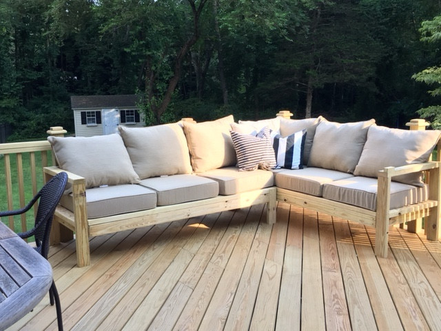 Outdoor Sectional DIY
 Ana White