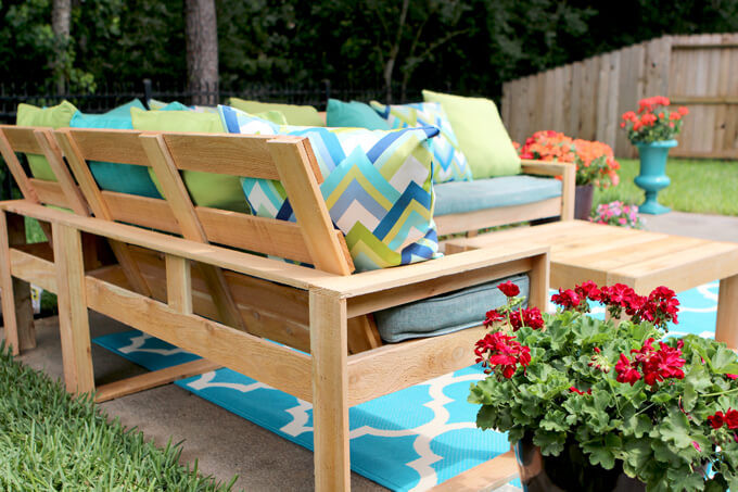 Outdoor Sectional DIY
 DIY Outdoor Sectional for Under $100
