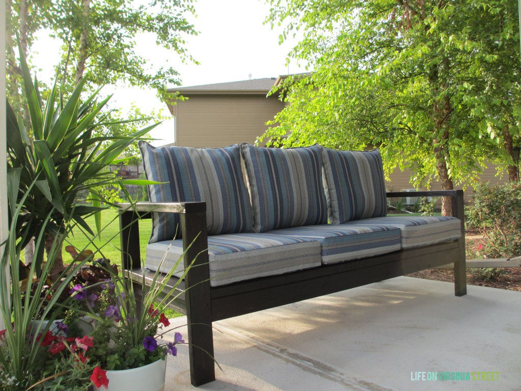 Outdoor Sectional DIY
 Wel e in the Spring With These 26 Patio Furniture DIYs