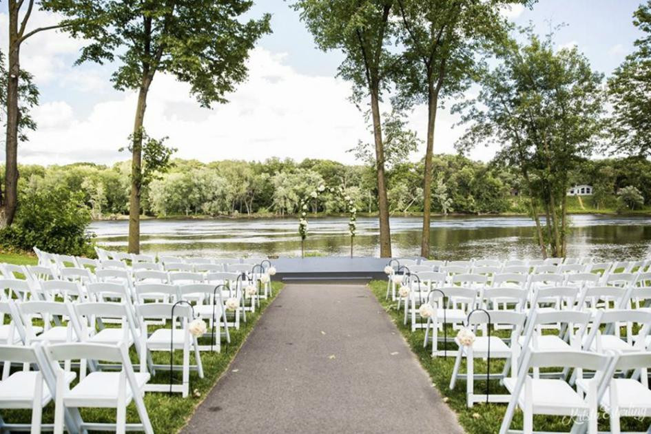 Outdoor Wedding Venues Mn
 11 Wedding Venues for a fortable Outdoor Celebration