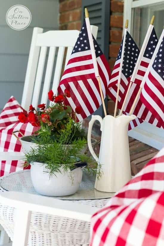 Patriotic Decorations DIY
 Easy Red White & Blue DIY Patriotic Decor for the 4th of July