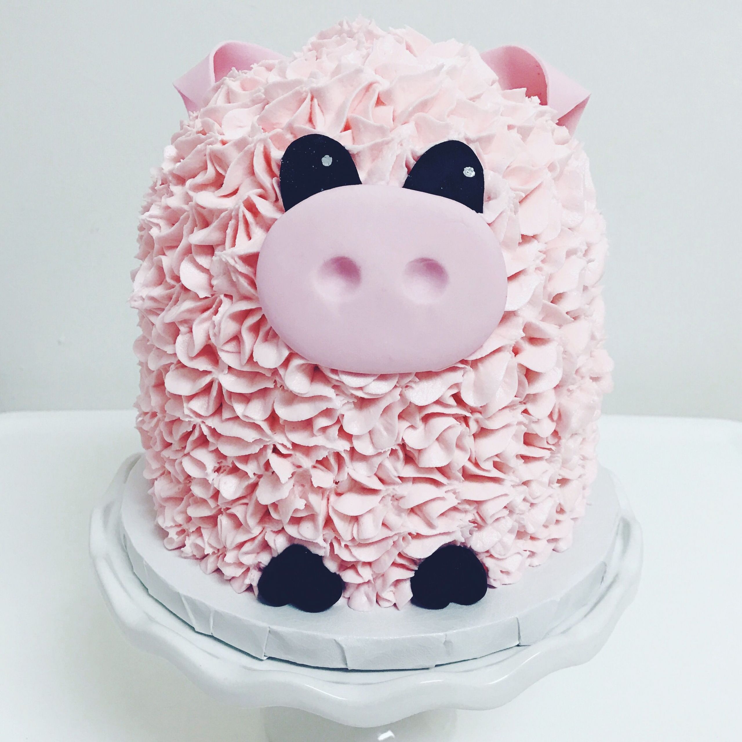 Pig Birthday Cake
 Pig smash cake by Pretty Little Cakes by Lana in 2019