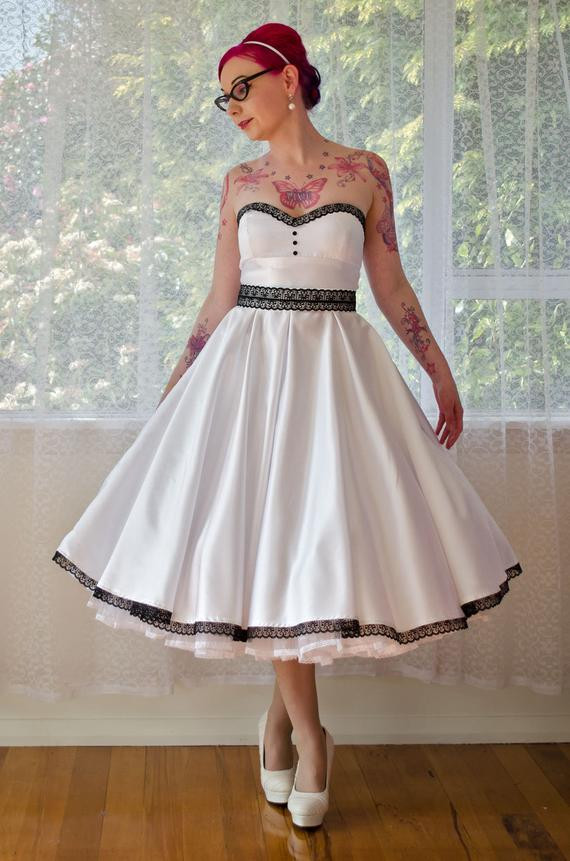 Pin Up Wedding Dress
 1950s Rose Pin up Strapless Wedding Dress with