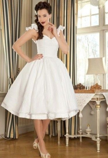 Pin Up Wedding Dress
 50s Pin Up Style Wedding Dress