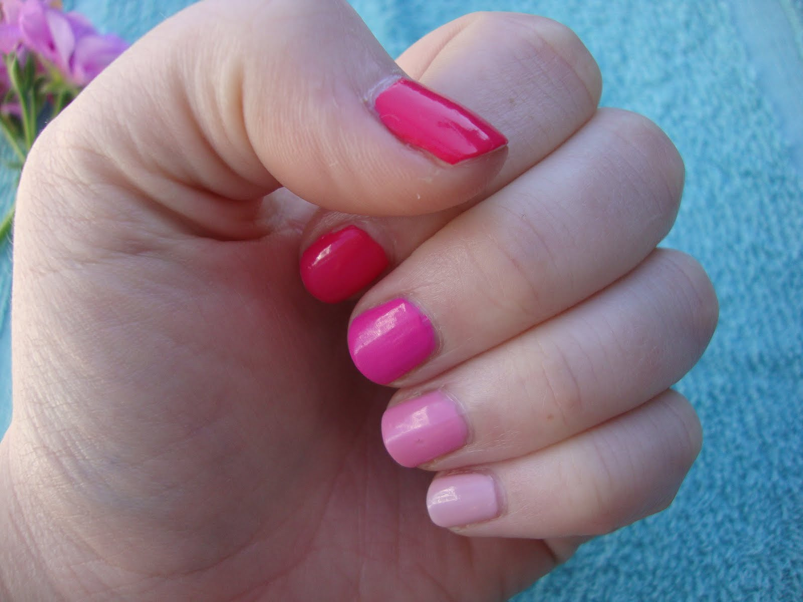 Pink Glitter Ombre Nails
 Pink Glitter Ombre Nails