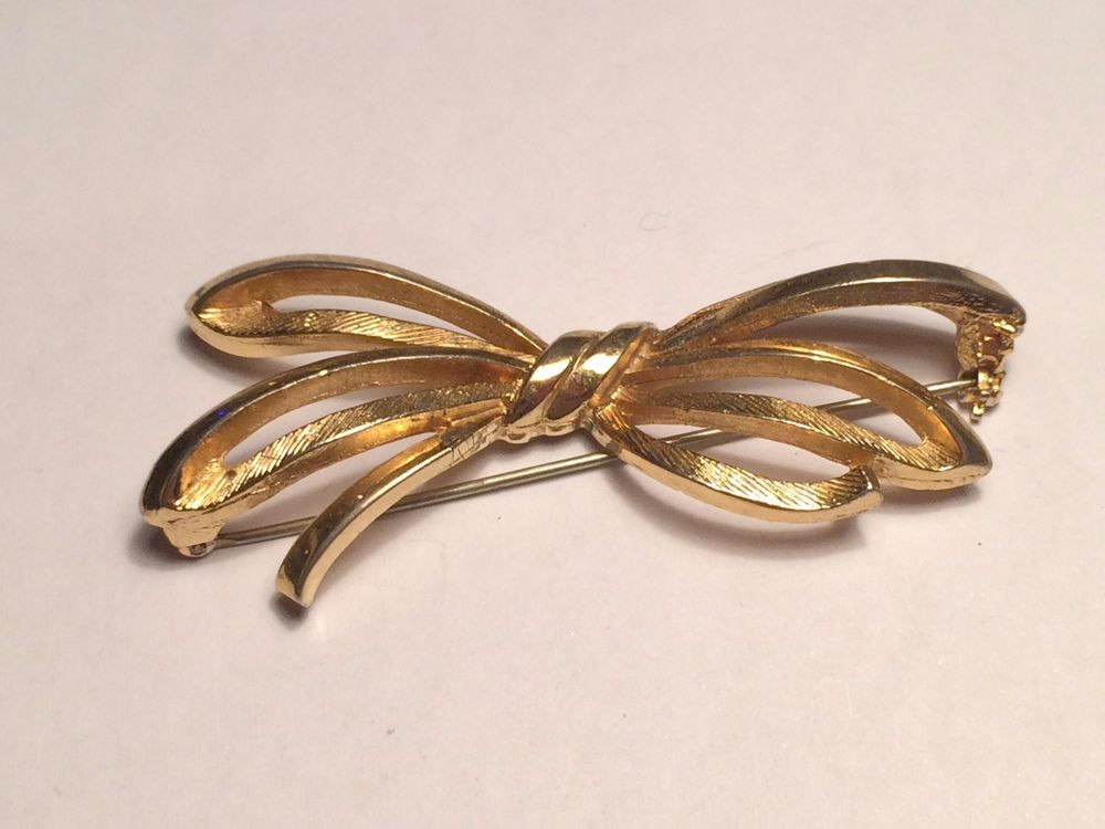Pins Jewelry 1930s Coro Gold Toned Bow Tie Pin Brooch Broach Vintage