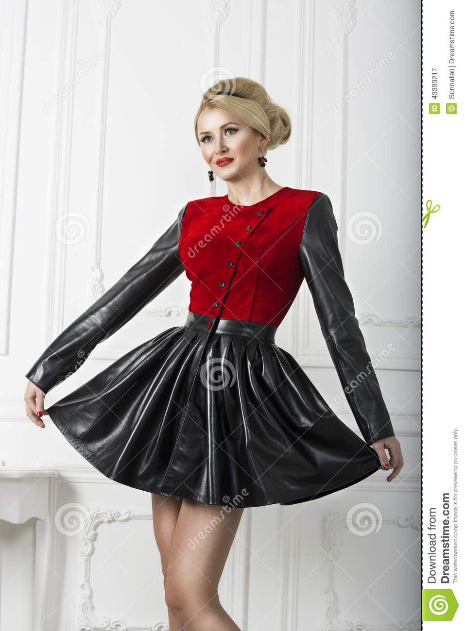 Pins Up Style
 Pinup Fashion Woman Smiling In Dress Stock Image